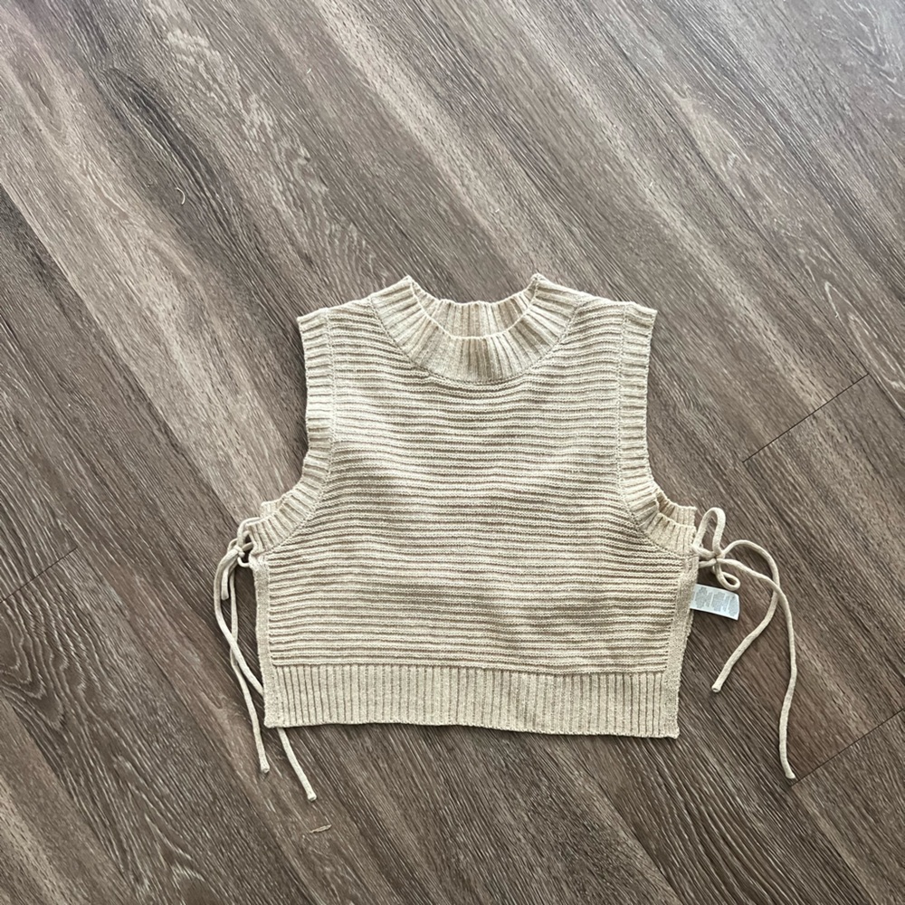 Sweater vest